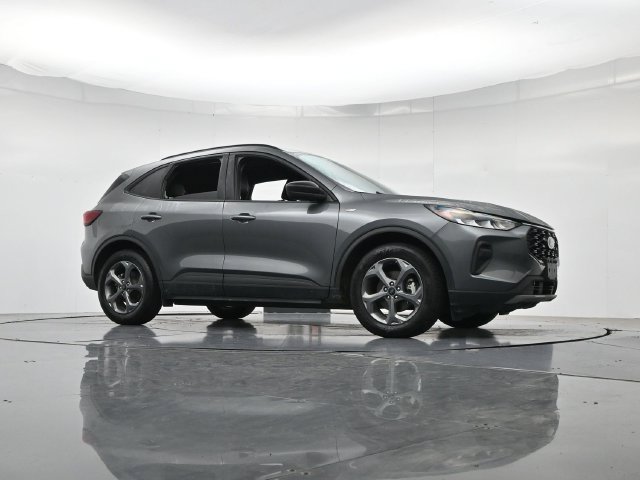 Certified 2025 Ford Escape ST-Line FWD image 36