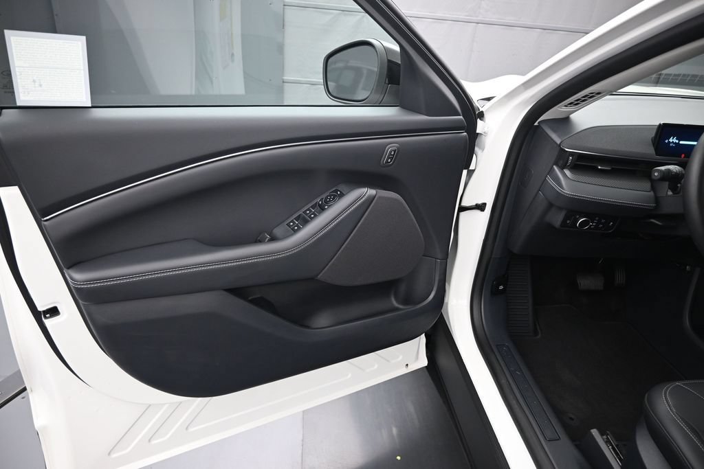 Certified 2025 Ford Mustang Mach-E Select RWD image 14