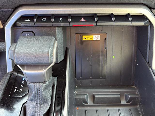 Used 2024 Toyota Tundra Limited AWD/4WD image 19