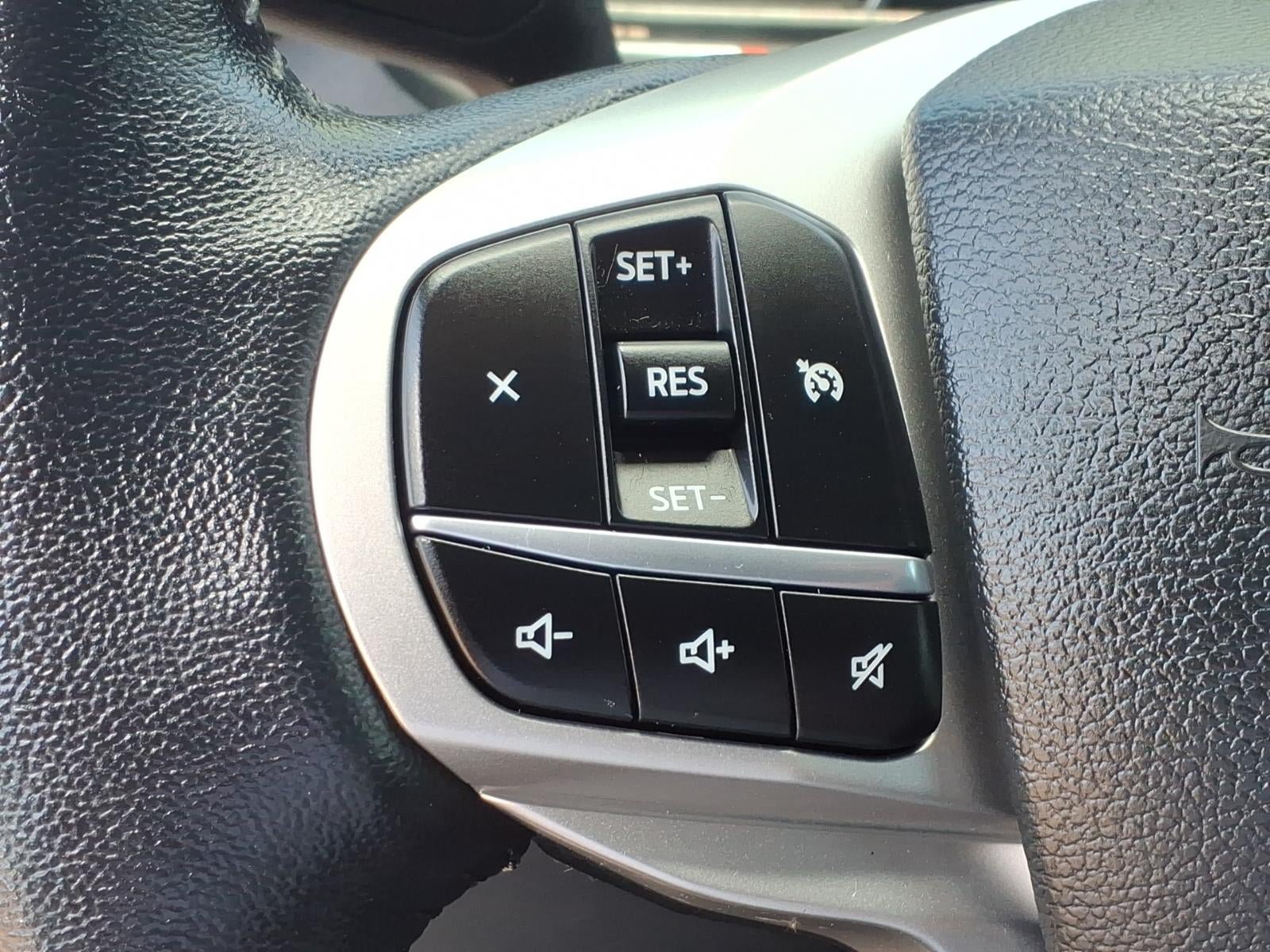 Certified 2022 Ford Explorer XLT w/ Equipment Group 202A AWD/4WD image 26