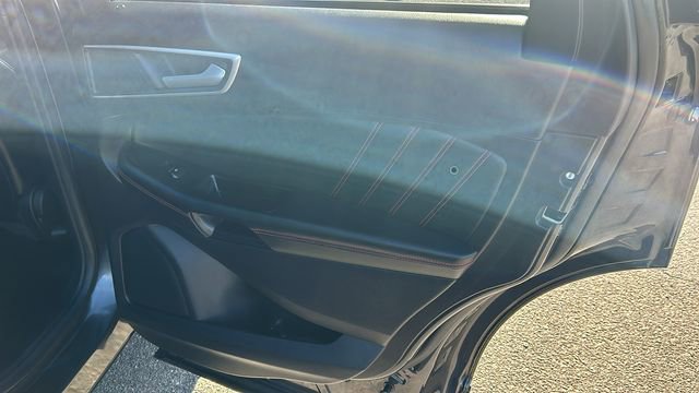 Certified 2020 Ford Edge ST-Line w/ Cold Weather Package image 12