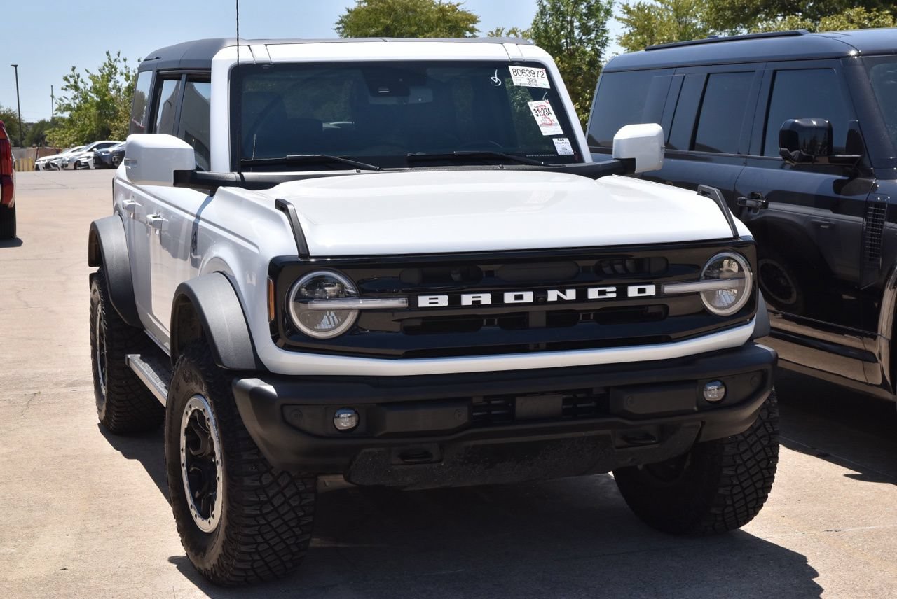 Certified 2024 Ford Bronco Outer Banks w/ Sasquatch Package AWD/4WD image 4