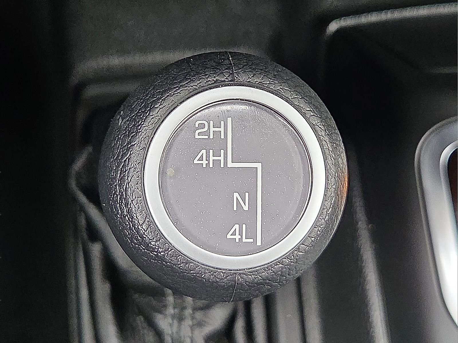 Used 2025 Jeep Gladiator Sport image 17