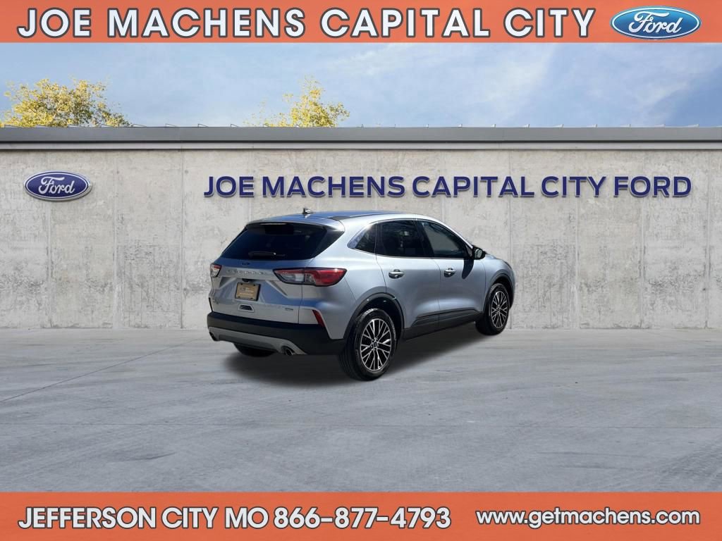 Certified 2022 Ford Escape SE image 5