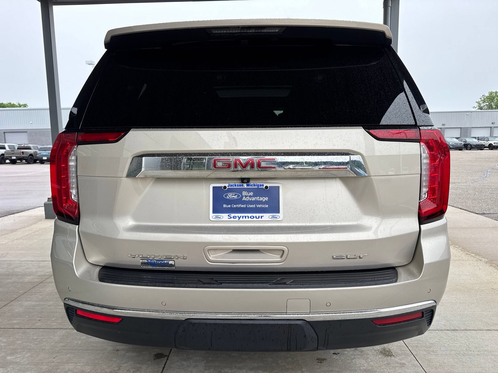 Used 2021 GMC Yukon SLT w/ SLT Premium Package AWD/4WD image 6