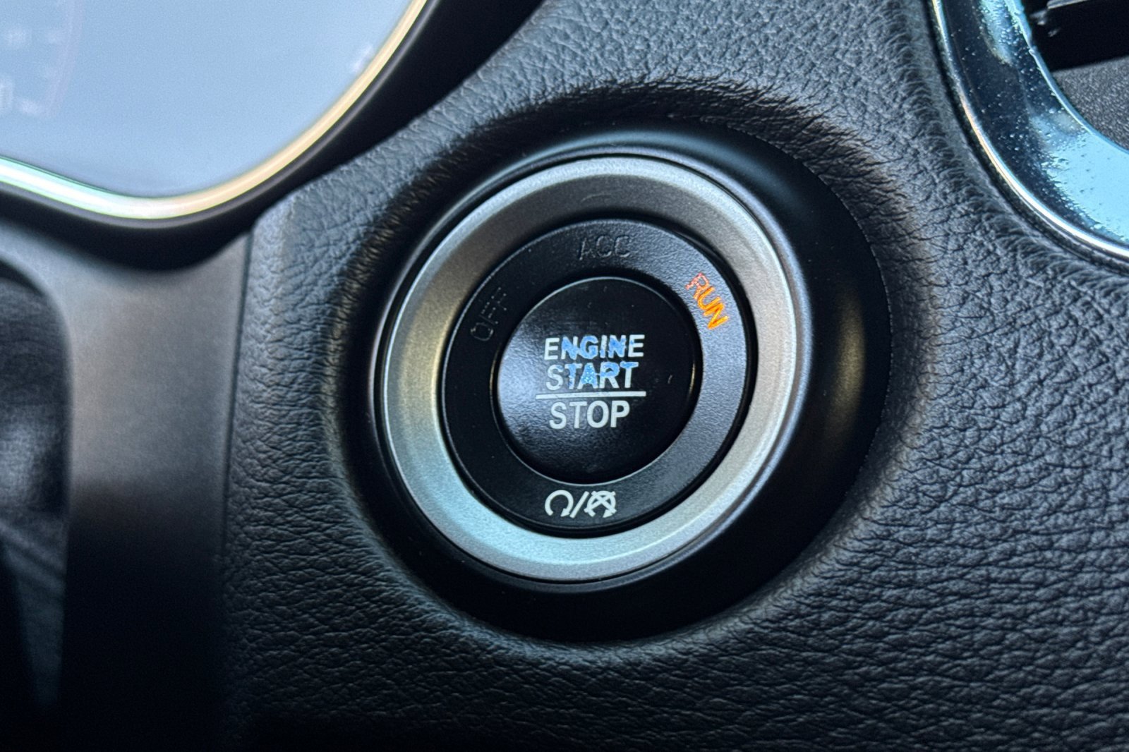 Used 2018 Dodge Durango SXT w/ Quick Order Package 2BB image 22