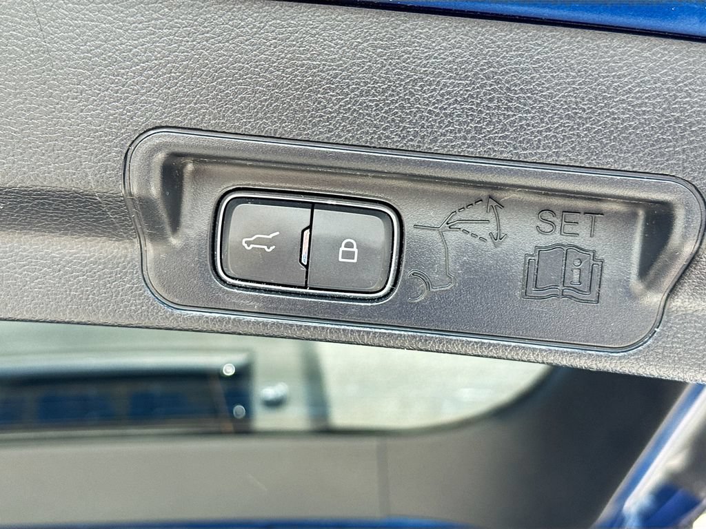 Certified 2020 Ford Explorer Limited RWD image 30