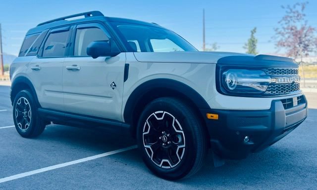 Certified 2025 Ford Bronco Sport Outer Banks w/ Outer Banks Tech Package+ AWD/4WD image 3