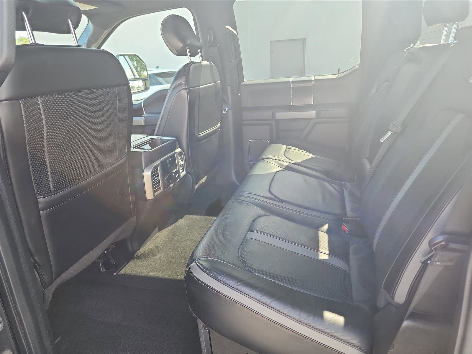 Certified 2018 Ford F250 Platinum w/ Platinum Ultimate Package image 19