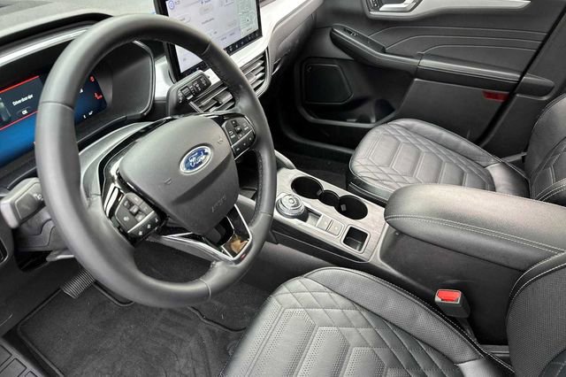 Certified 2023 Ford Escape SE w/ PHEV Premium Package image 4