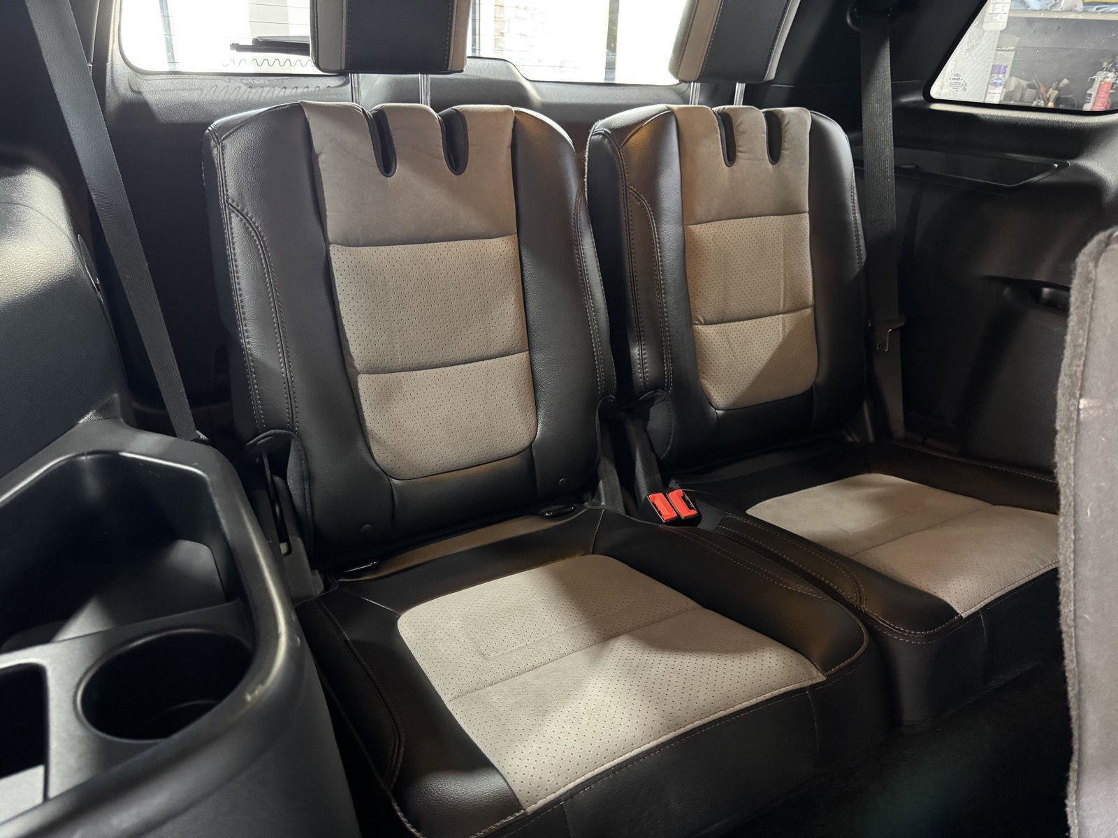 Certified 2017 Ford Explorer XLT w/ Equipment Group 202A FWD image 24