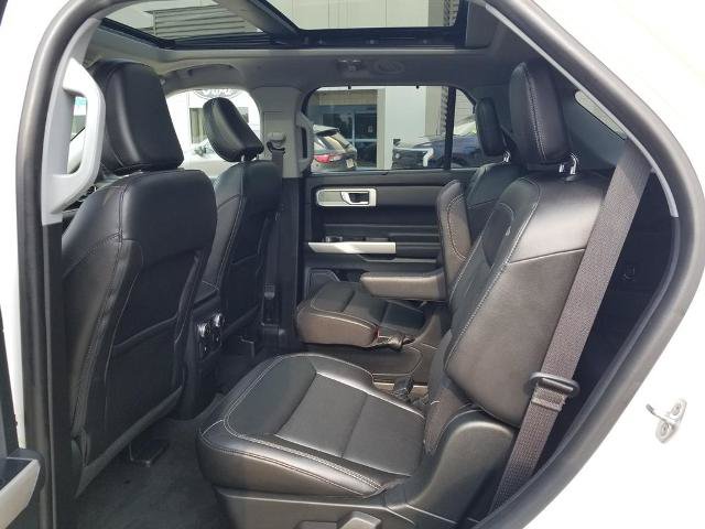Certified 2022 Ford Explorer Limited AWD/4WD image 16