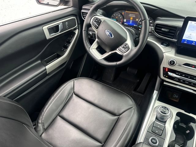 Certified 2022 Ford Explorer XLT w/ Equipment Group 202A image 25