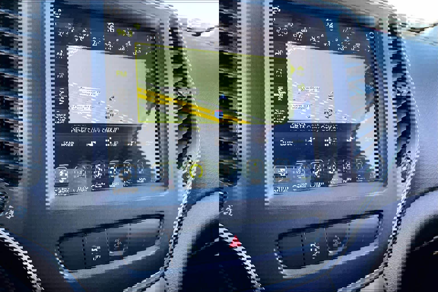 Used 2019 Jeep Cherokee Trailhawk w/ Cold Weather Group image 33