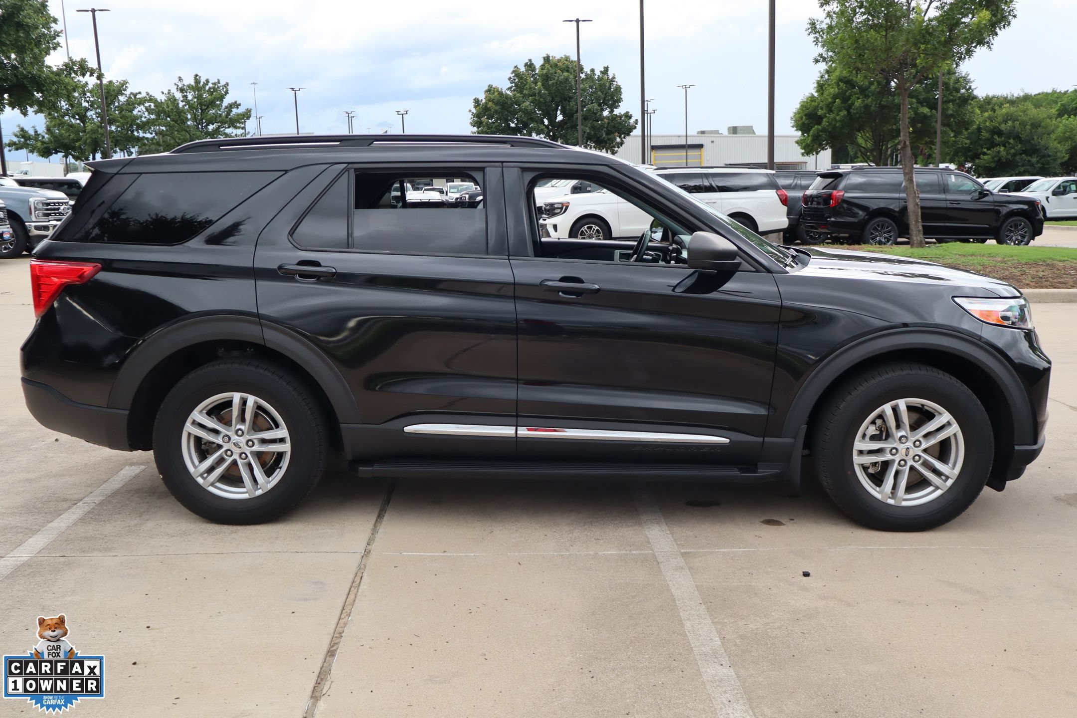 Certified 2021 Ford Explorer XLT AWD/4WD image 2