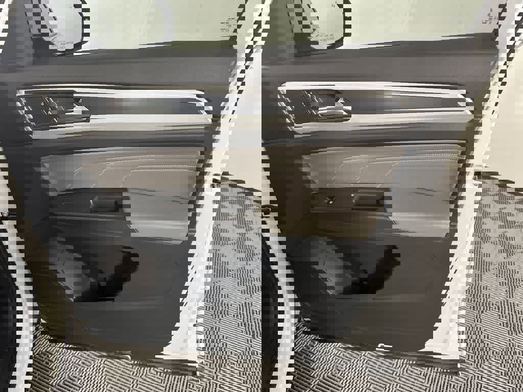 Used 2022 Volkswagen Atlas Cross Sport SEL R-Line image 23