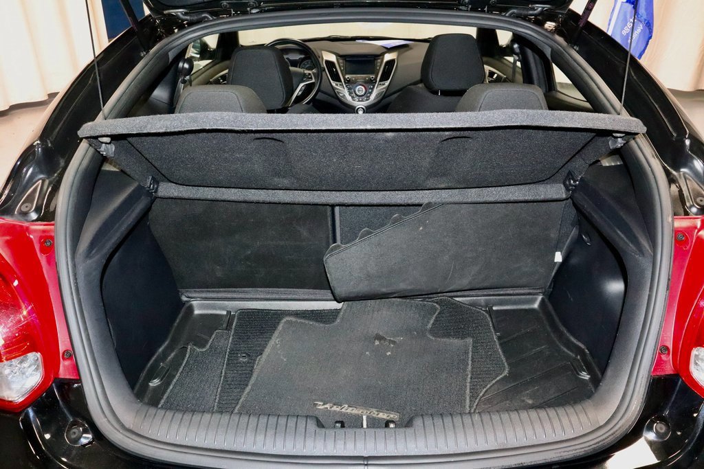 Used 2017 Hyundai Veloster Value Edition image 14