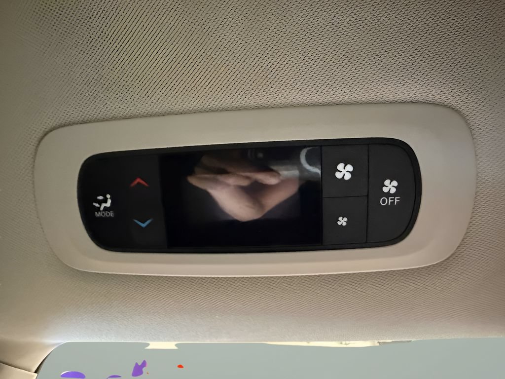 Used 2023 Chrysler Voyager LX FWD image 34