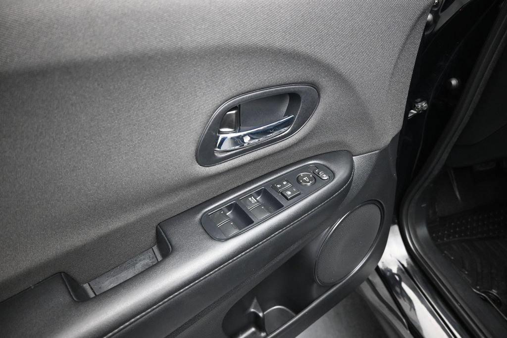 Used 2019 Honda HR-V LX image 9