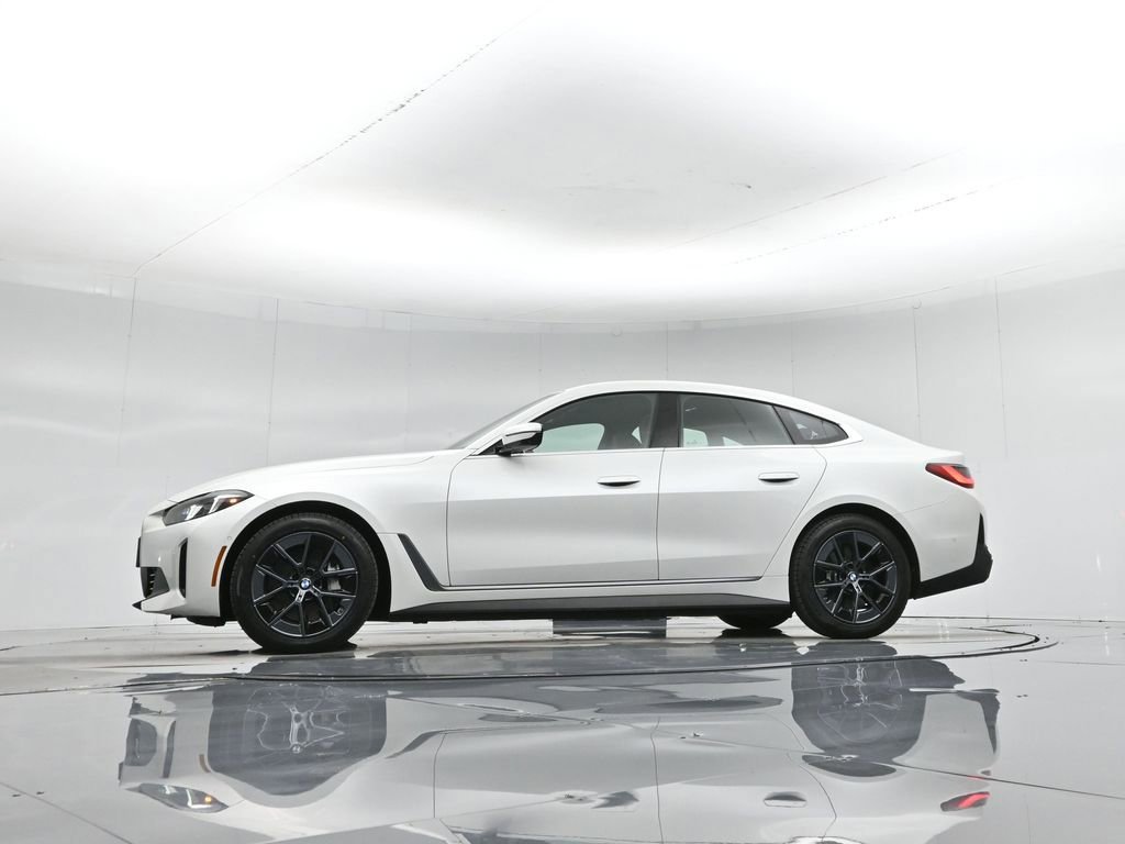 Used 2025 BMW i4 eDrive40 image 25