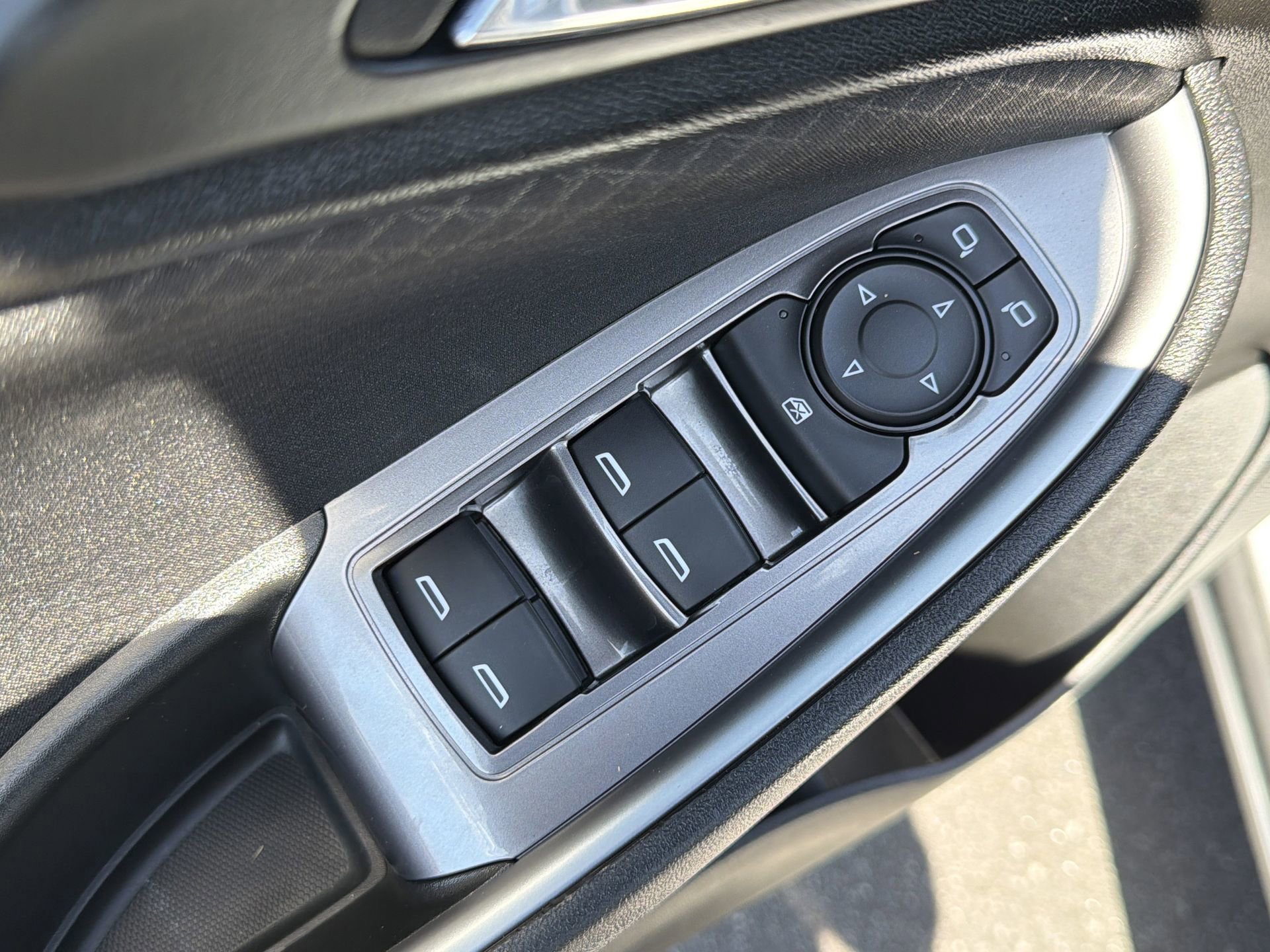 Used 2020 Chevrolet Malibu LS image 24