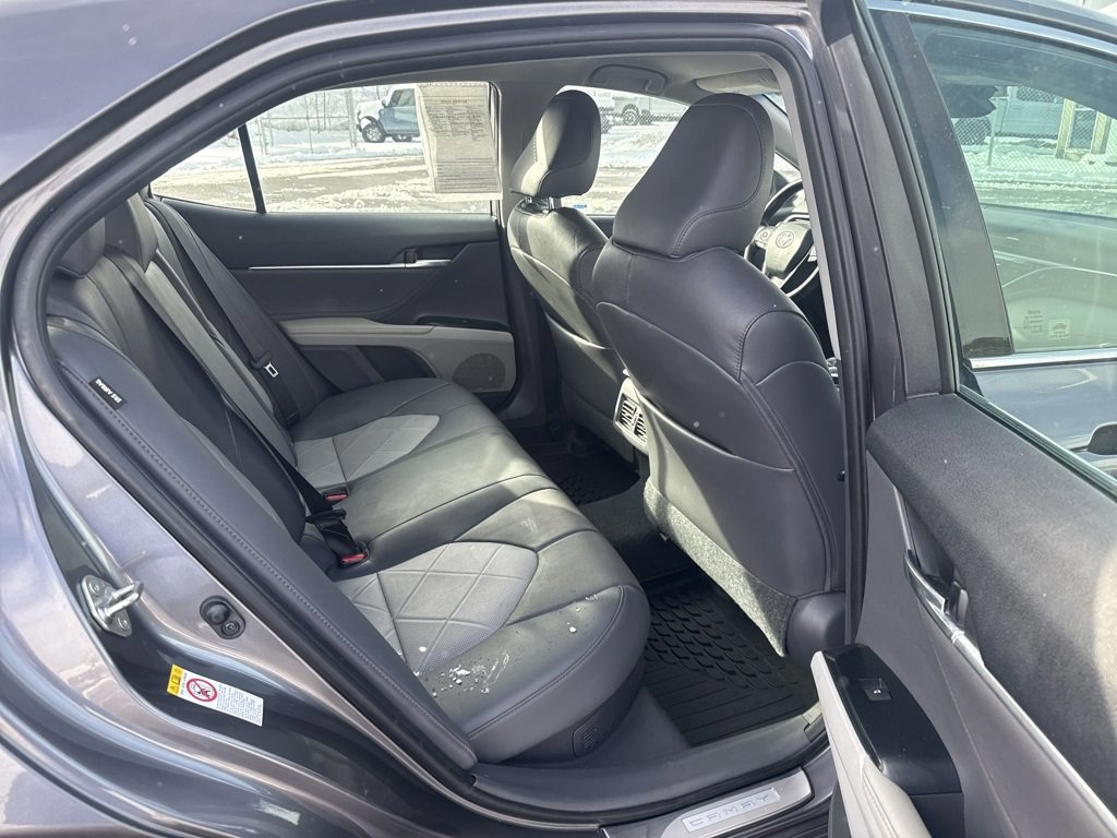 Used 2018 Toyota Camry XLE image 20