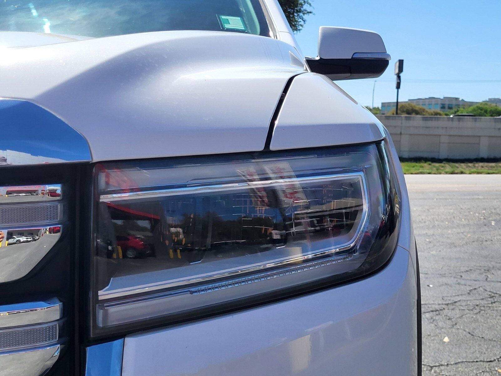 Used 2023 GMC Acadia SLE w/ LPO, Floor Liner Package image 11