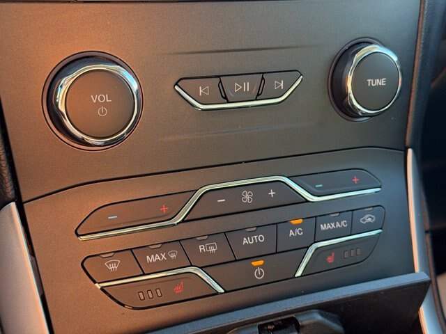 Certified 2020 Ford Edge SEL w/ Convenience Package AWD/4WD image 17