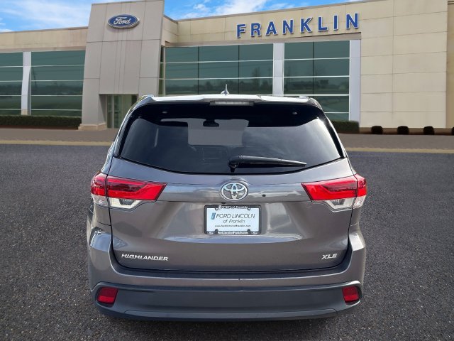 Used 2019 Toyota Highlander XLE FWD image 6