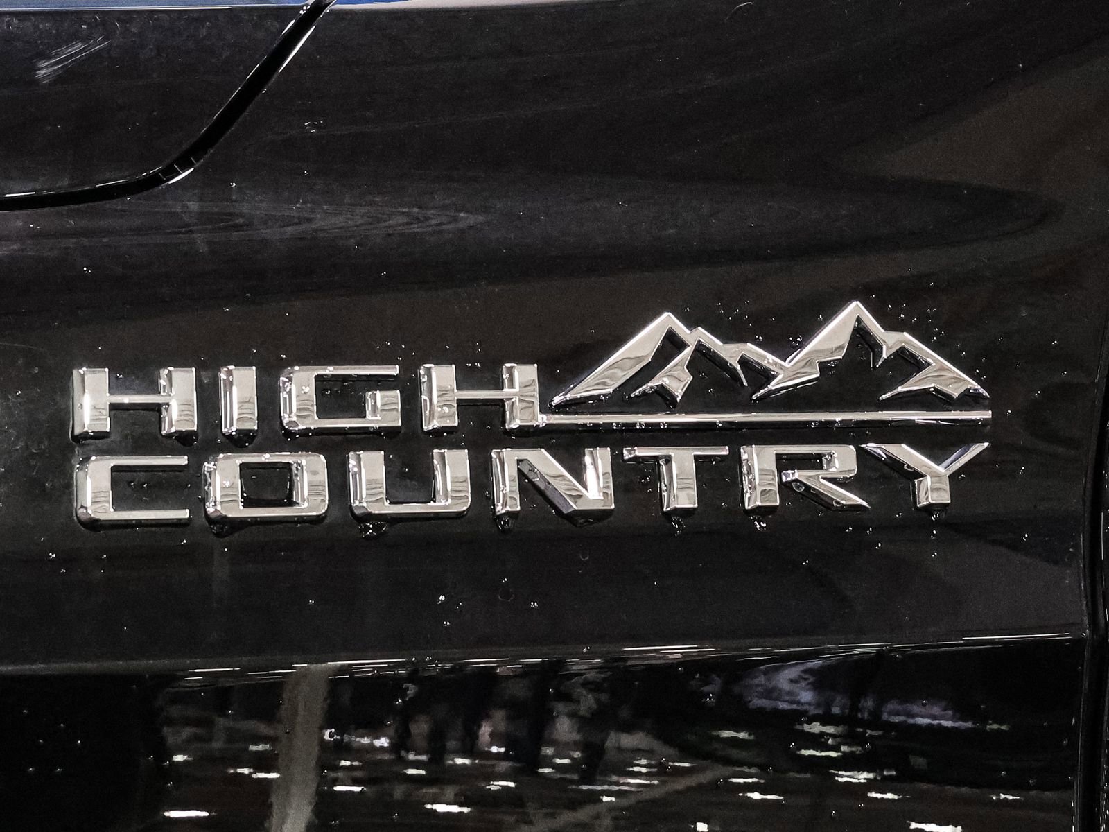 Used 2022 Chevrolet Suburban High Country AWD/4WD image 19