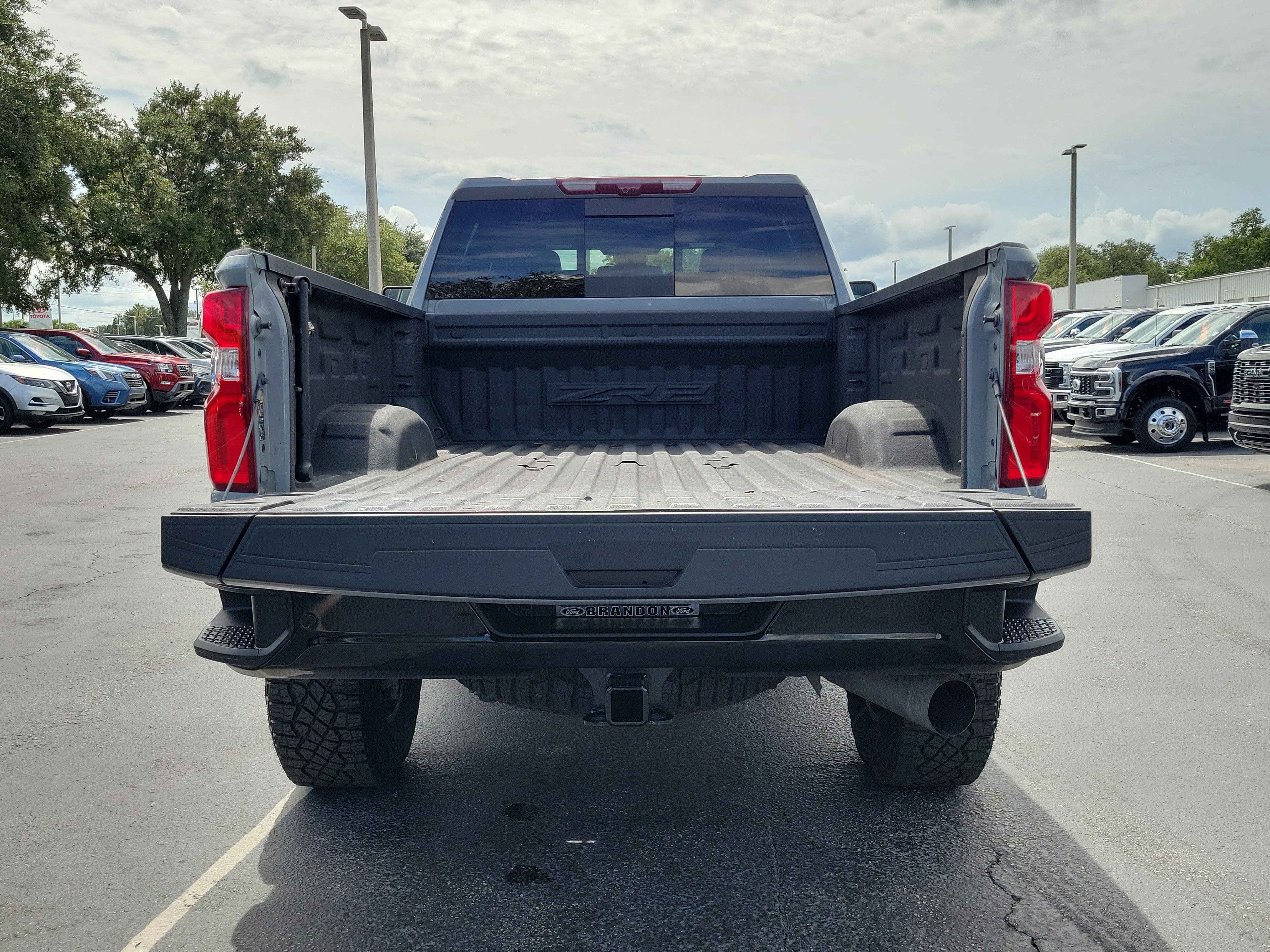 Used 2024 Chevrolet Silverado 2500 ZR2 w/ Technology Package AWD/4WD image 11