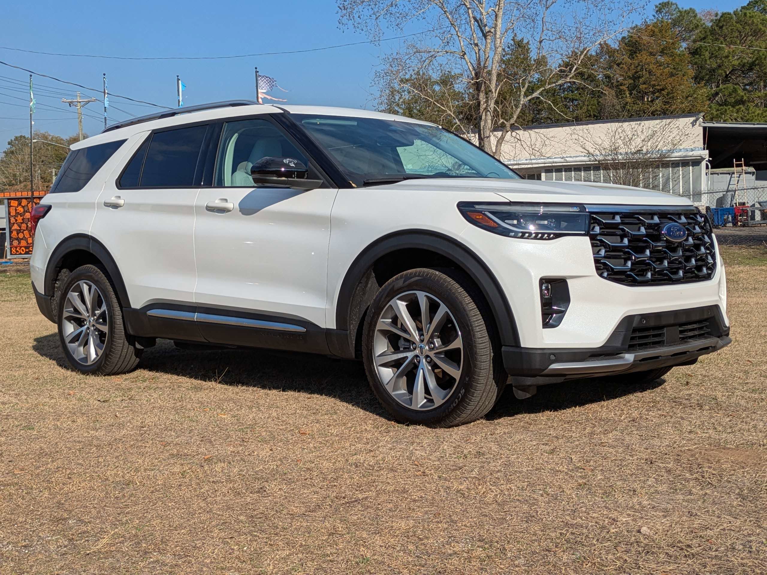 Certified 2025 Ford Explorer Platinum w/ Ultimate Package AWD/4WD image 8