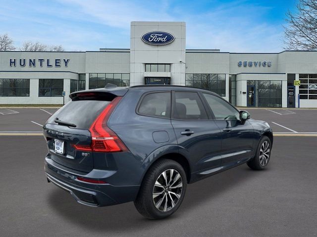 Used 2025 Volvo XC60 B5 Core AWD/4WD image 4