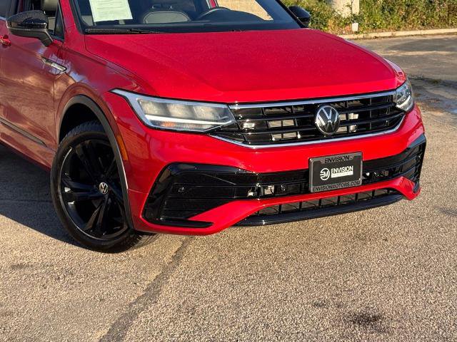 Used 2024 Volkswagen Tiguan SE R-Line FWD image 3