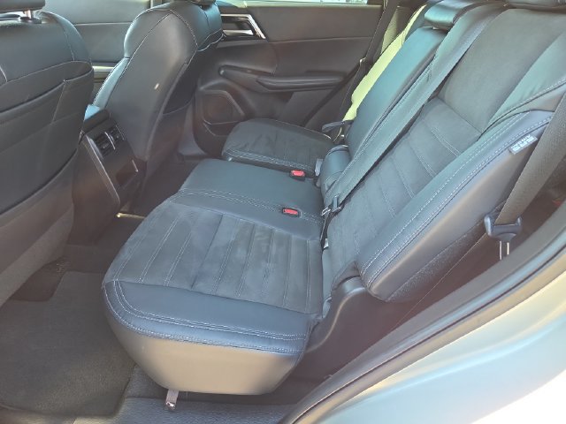Used 2023 Mitsubishi Outlander SE AWD/4WD image 24