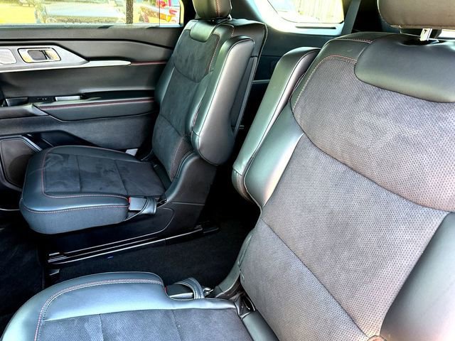 Certified 2025 Ford Explorer ST AWD/4WD image 23