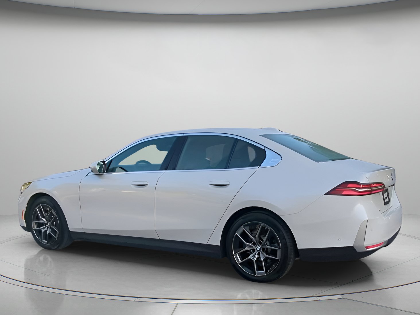 Used 2026 BMW 530i RWD image 19
