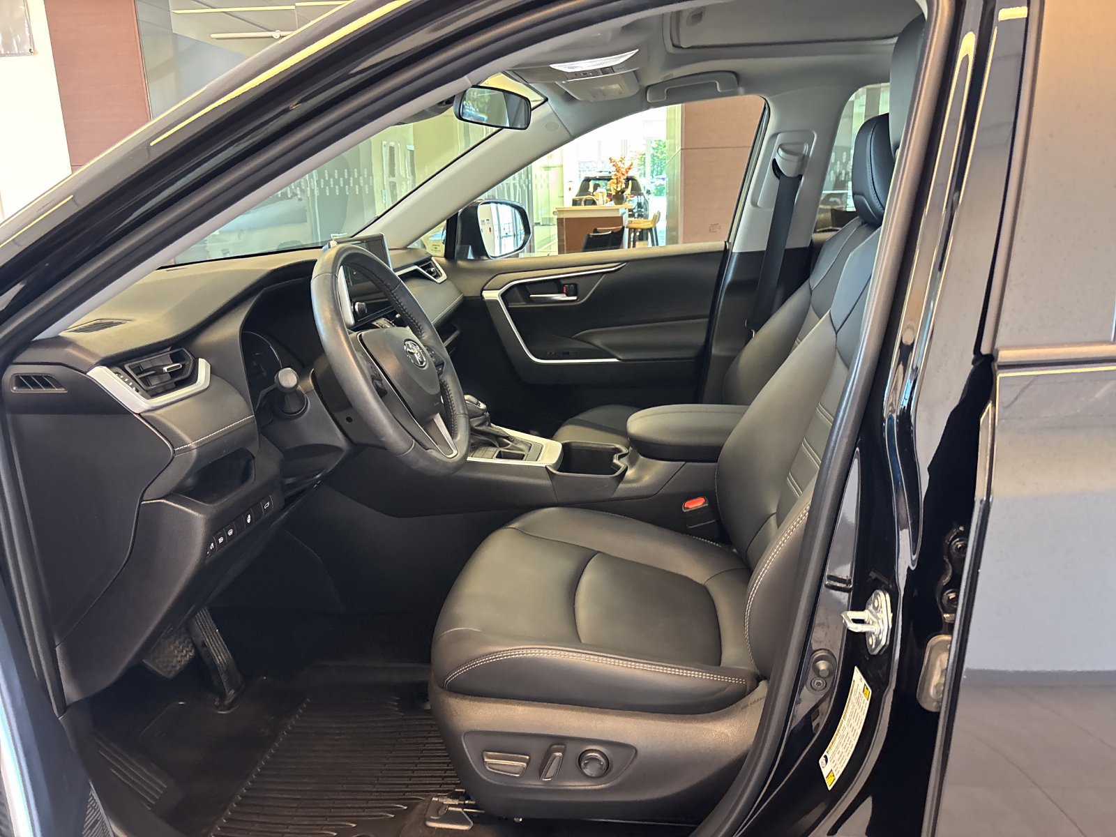 Used 2025 Toyota RAV4 XLE Premium w/ Weather Package AWD/4WD image 12