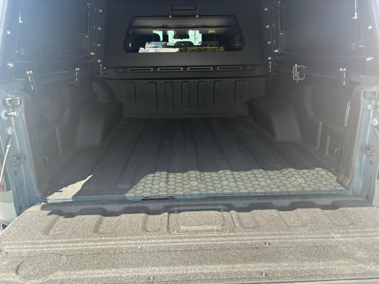 Used 2025 Jeep Gladiator Sport AWD/4WD image 14