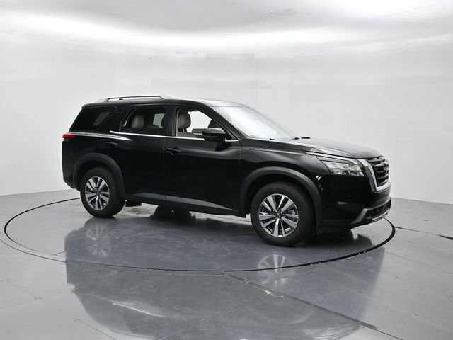 Used 2025 Nissan Pathfinder SL FWD image 3