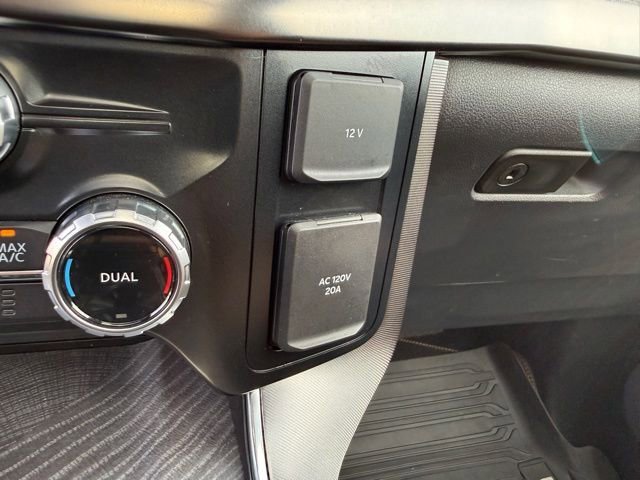 Certified 2023 Ford F150 Platinum w/ Equipment Group 701A High image 31