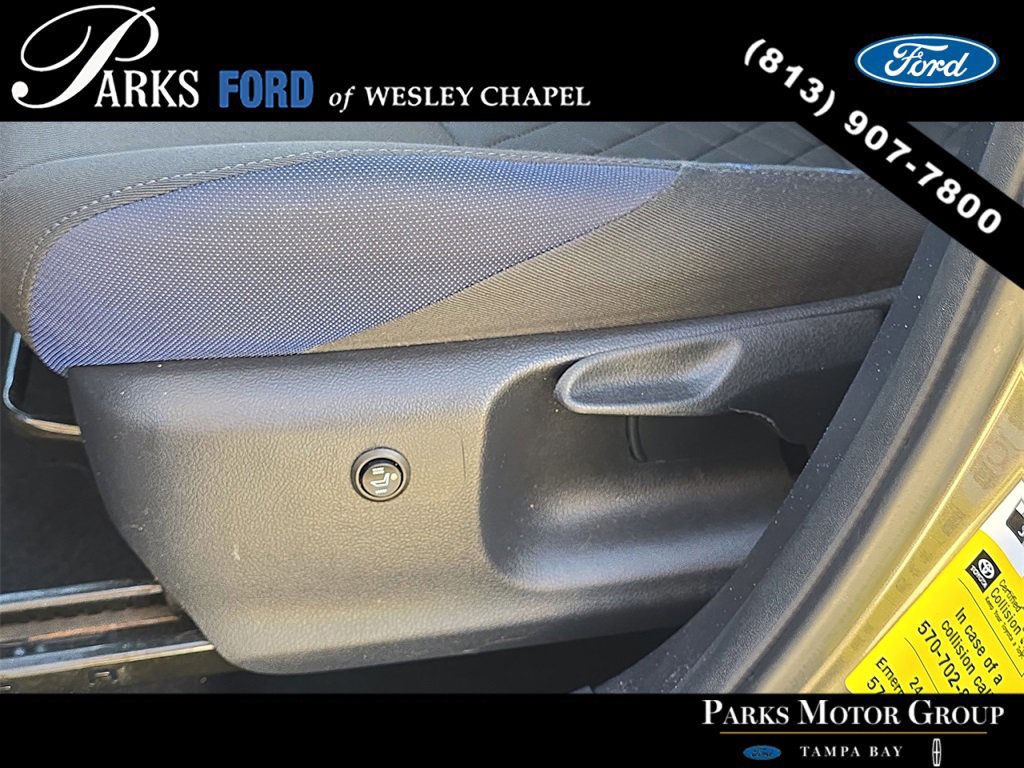 Used 2021 Toyota C-HR XLE image 18