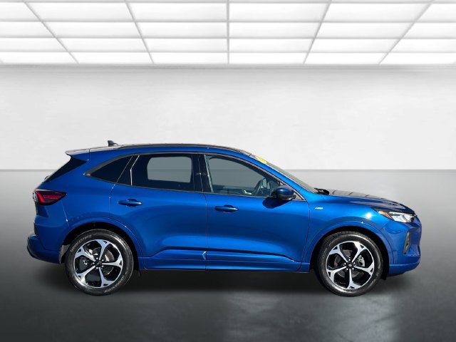 Certified 2023 Ford Escape ST-Line Select w/ Tech Pack #2 AWD/4WD image 3