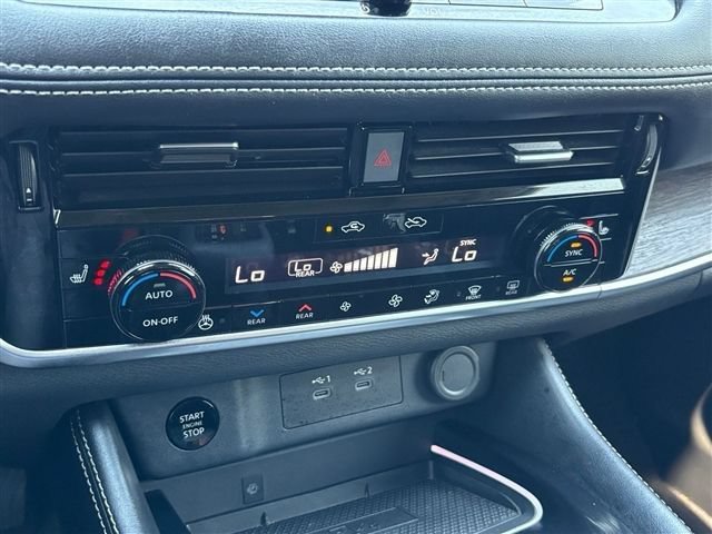 Used 2024 Nissan Rogue Platinum w/ Platinum Premium Package FWD image 27