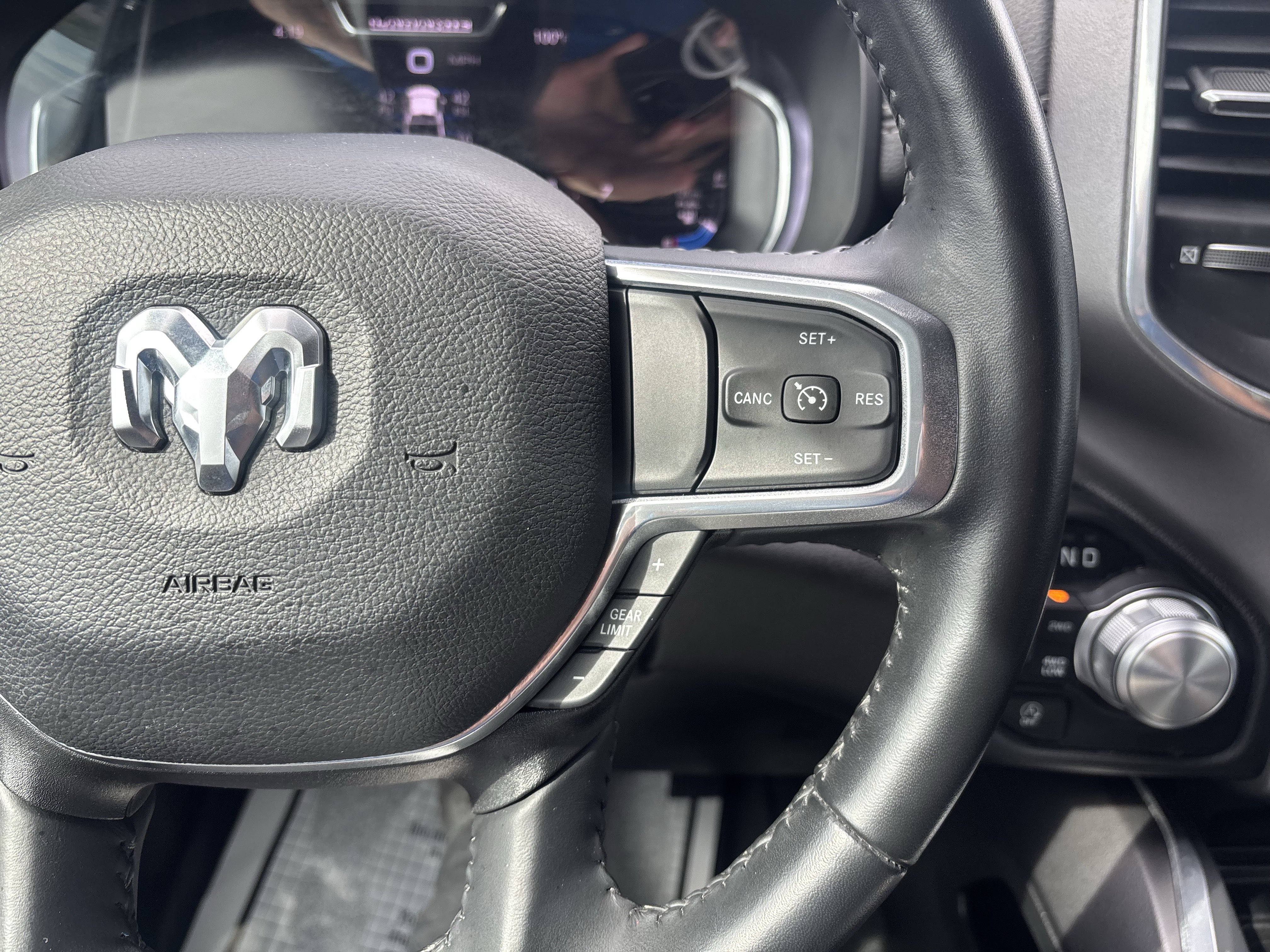 Used 2023 RAM 1500 Laramie AWD/4WD image 27