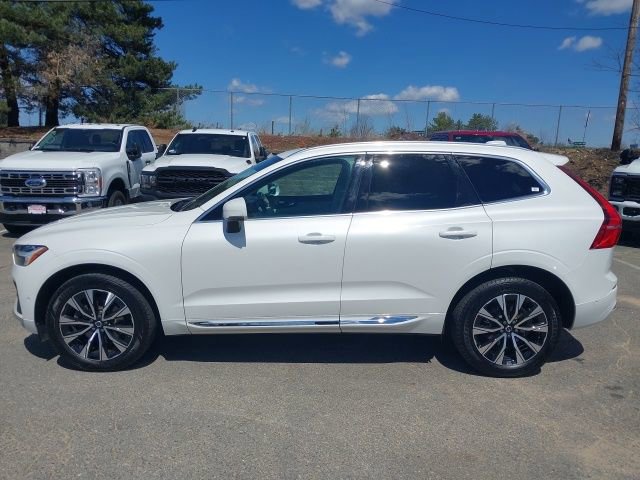 Used 2023 Volvo XC60 B5 Plus AWD/4WD image 3