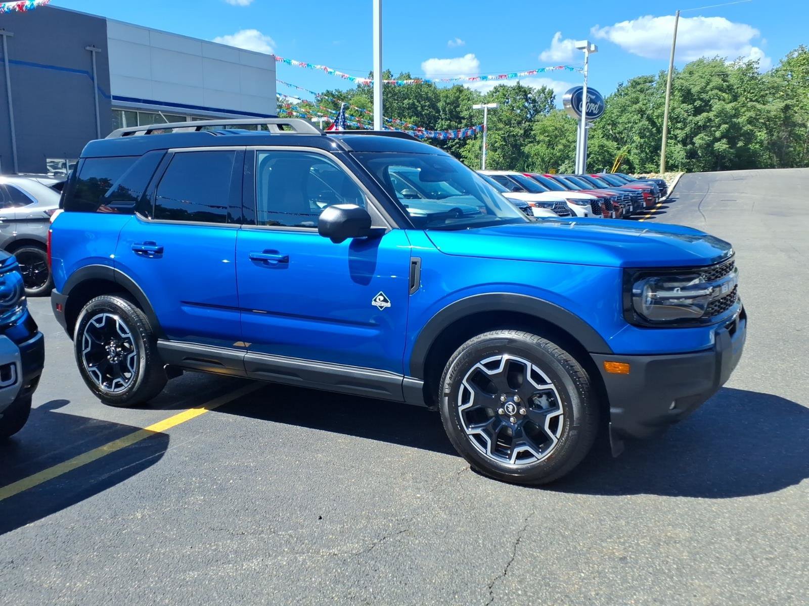 Certified 2025 Ford Bronco Sport Outer Banks w/ Outer Banks Tech Package+ AWD/4WD image 9