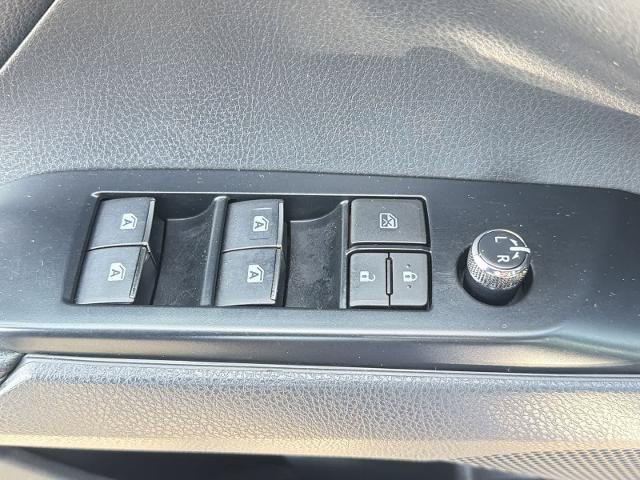 Used 2018 Toyota Camry XLE FWD image 17