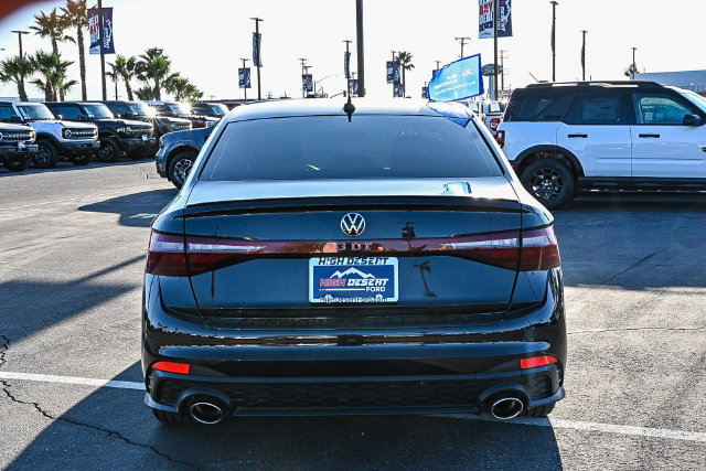 Used 2025 Volkswagen Jetta GLI Autobahn FWD image 8