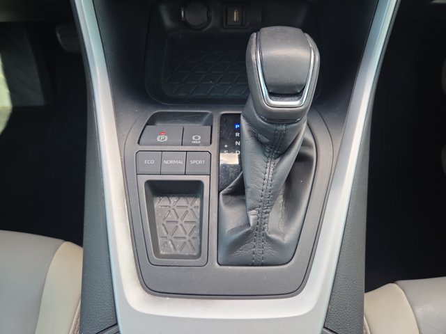 Used 2021 Toyota RAV4 XLE Premium FWD image 18